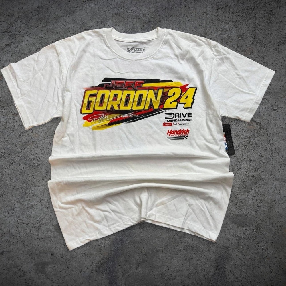 Jeff Gordon 24 NASCAR T-Shirt Size Medium NWT